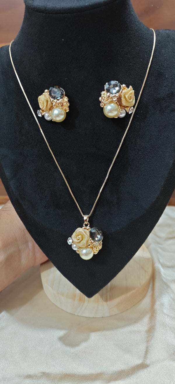Golden Pearl & Rose Bloom Pendant Set