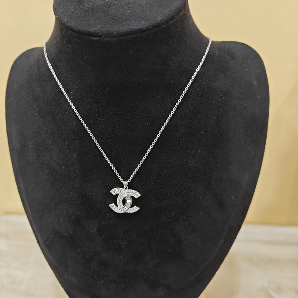 Dazzling Interlocking Crystal Necklace