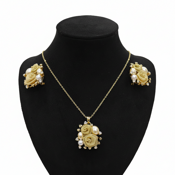 Gold & Pearl Pendant Set