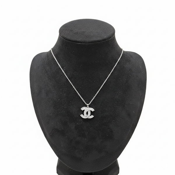 Dazzling Interlocking Crystal Necklace