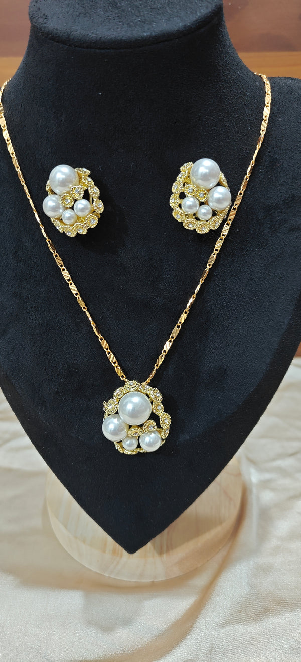 Timeless Pearl & Crystal Pendant Set